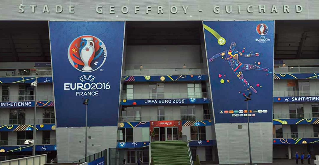 Pose adhésif sur Béton + bâche Euro 2016 Stade Geoffroy guichard